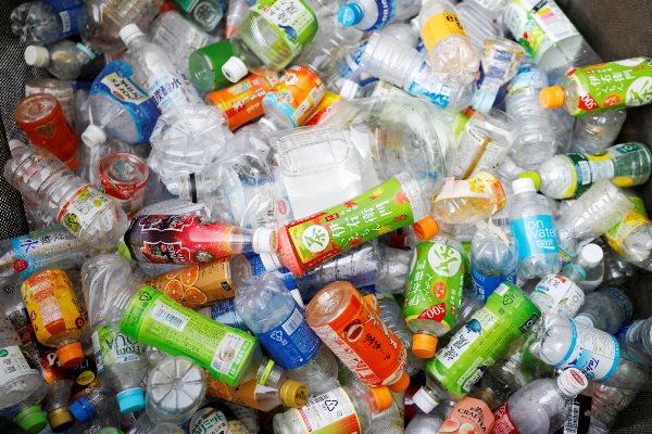 Nhựa chính là một trong những loại rác thải vô cơ