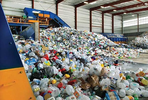 Hiện nay khối lượng nhựa phế liệu xả ra môi trường ngày một nhiều